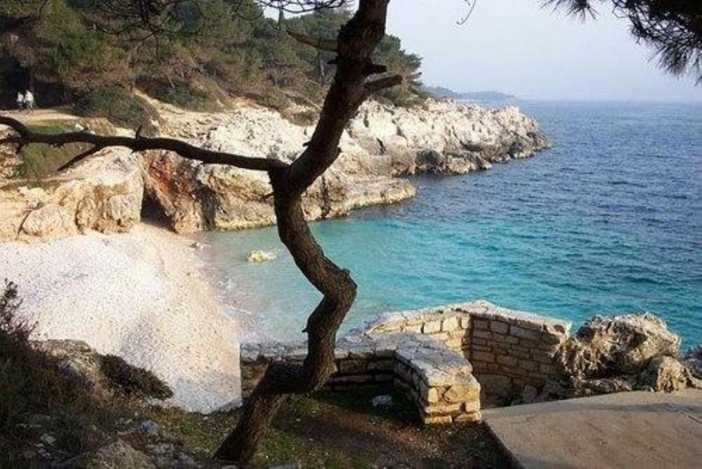 Romantic Pop Pula Exterior photo
